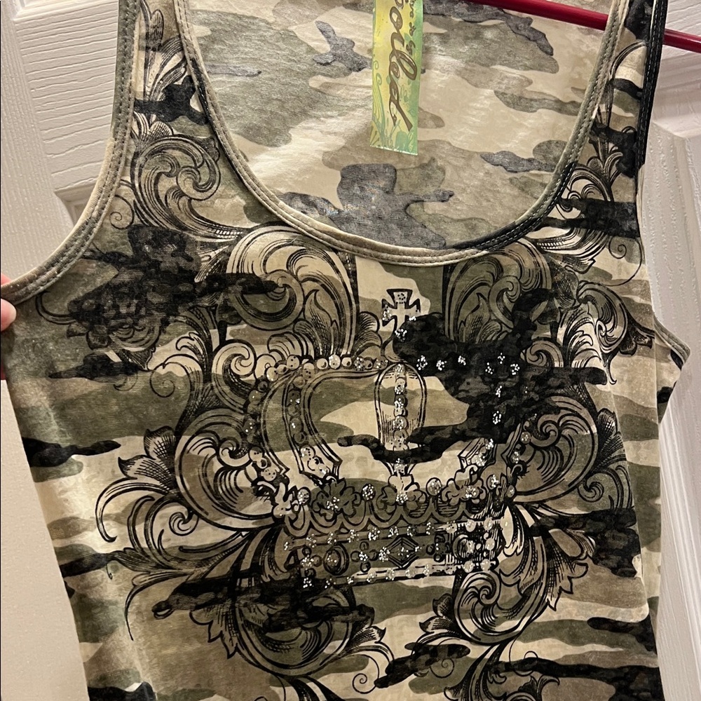 Camo Print Tank Top - Picture 6 of 7